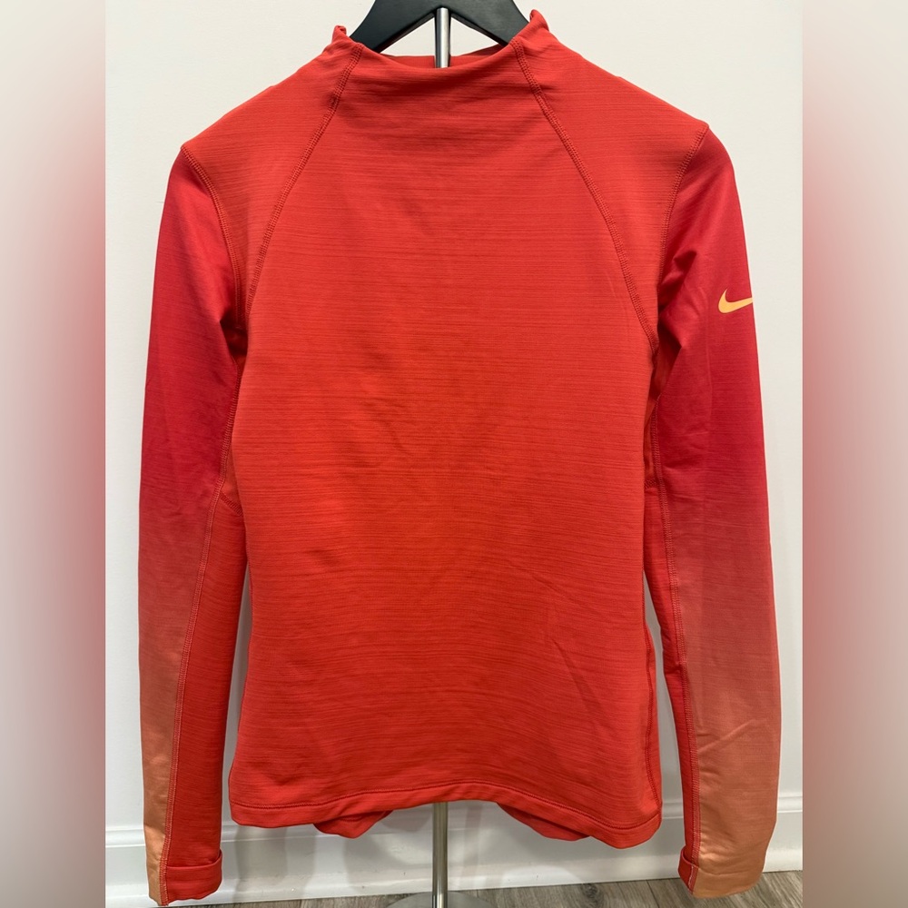 Nike Pro HyperWarm Women’s Compression Long Sleeve Top – Medium
